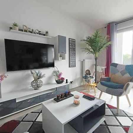 Appartement 4 Pieces - La Rose Des Yvelines - Classe 3 Etoiles Trappes Bagian luar foto