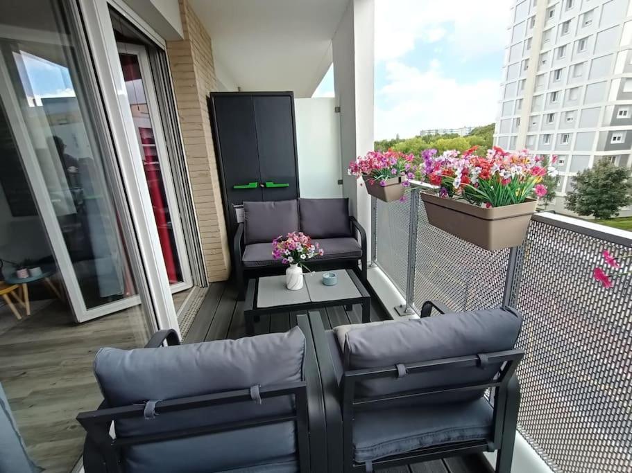 Appartement 4 Pieces - La Rose Des Yvelines - Classe 3 Etoiles Trappes Bagian luar foto