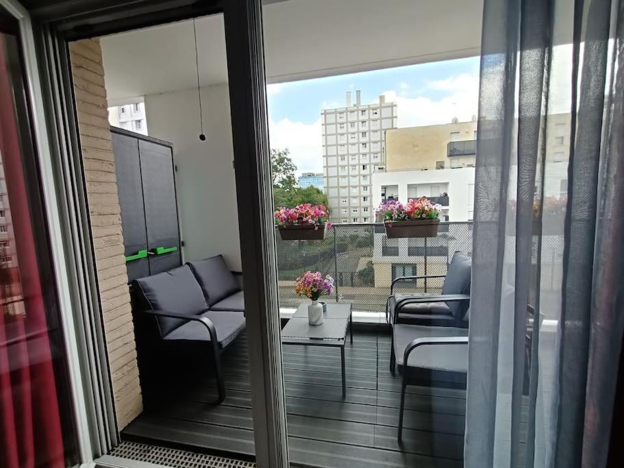 Appartement 4 Pieces - La Rose Des Yvelines - Classe 3 Etoiles Trappes Bagian luar foto