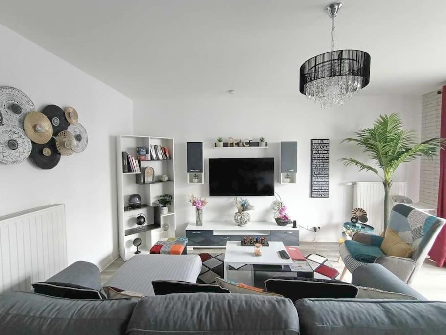 Appartement 4 Pieces - La Rose Des Yvelines - Classe 3 Etoiles Trappes Bagian luar foto